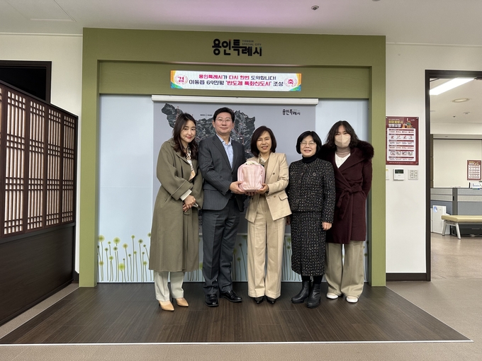 용인특례시가 ‘2024학년도 대학수학능력시험’을 안전하게 진행하기 위해 지원한 시의 노력에 감사의 뜻을 표했다. (사진=용인시 제공)
