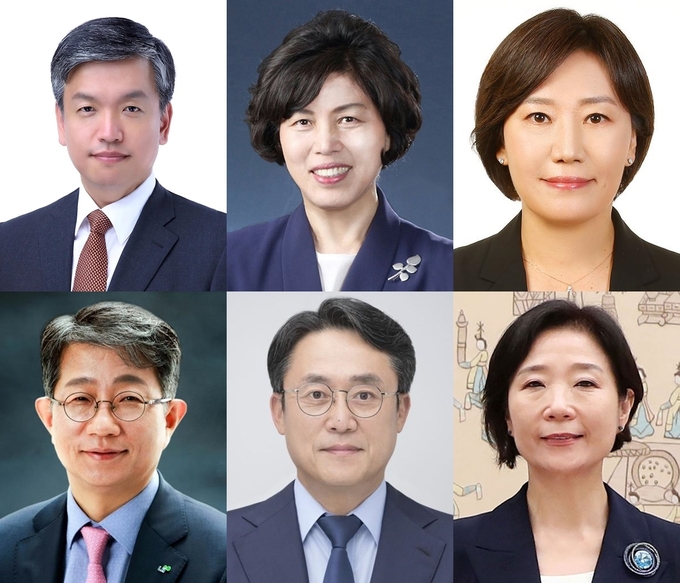 윤석열 대통령은 지난 4일 경제부총리 겸 기획재정부 장관 후보자로 최상목 전 대통령실 경제수석(사진 윗줄 왼쪽)을 지명하는 등 장관 6명을 교체하는 개각을 단행했다.<br>
윤 대통령은 국가보훈부 장관 후보자에 강정애 전 숙명여대 총장(사진 윗줄 왼쪽 두번째부터), 농림축산식품부 장관 송미령 전 한국농촌경제연구원 선임연구위원, (사진 아랫줄 왼쪽부터) 국토교통부 장관 박상우 전 한국토지주택공사 사장, 해양수산부 장관 강도형 한국해양과학기술원 원장, 중소벤처기업부 장관 후보자에 오영주 외교2차관 등을 각각 지명했다. (사진=연합뉴스)