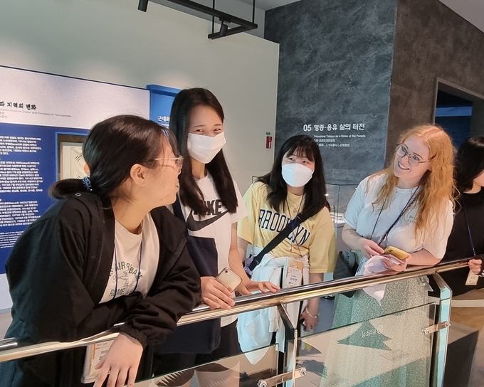 원어민선생님과 함께하는 ‘Field trip day’가 영종도에서 진행됐다. ( 사진 = 동아시아국제교육원 제공 )