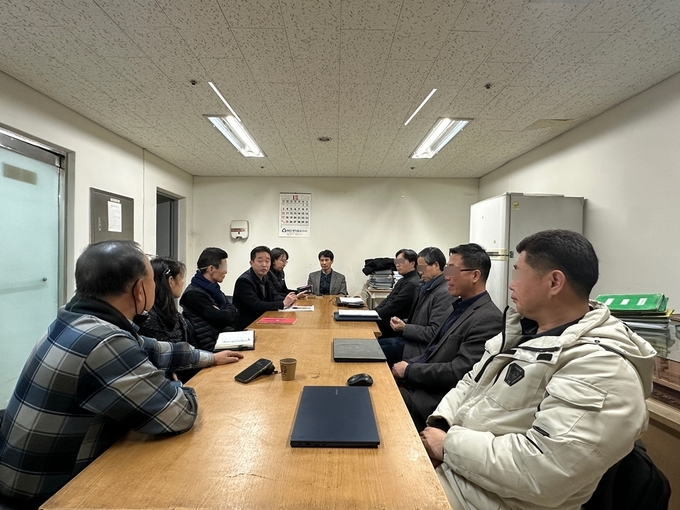 안양시가 12월 관내 한 아파트 단지에서 컨설팅을 실시하고 있다. (사진=안양시 제공)