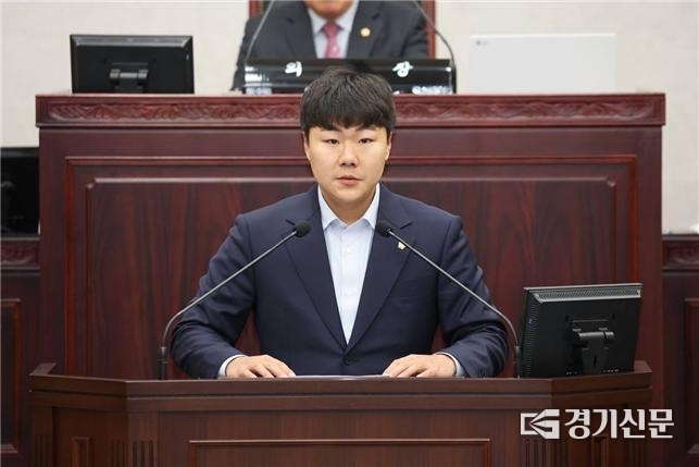 최승혁 의원(더불어민주당)이 안성시의회 제219회 정례회 제3차 본회의에서 자유발언을 하고 있다. (사진=최승혁 의원)