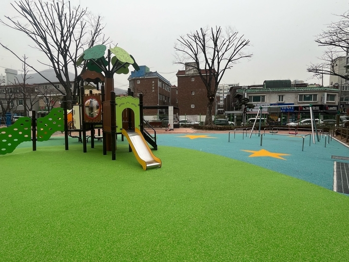 정비 공사가 끝난 안남어린이공원 모습. ( 사진 = 계양구 제공 )
