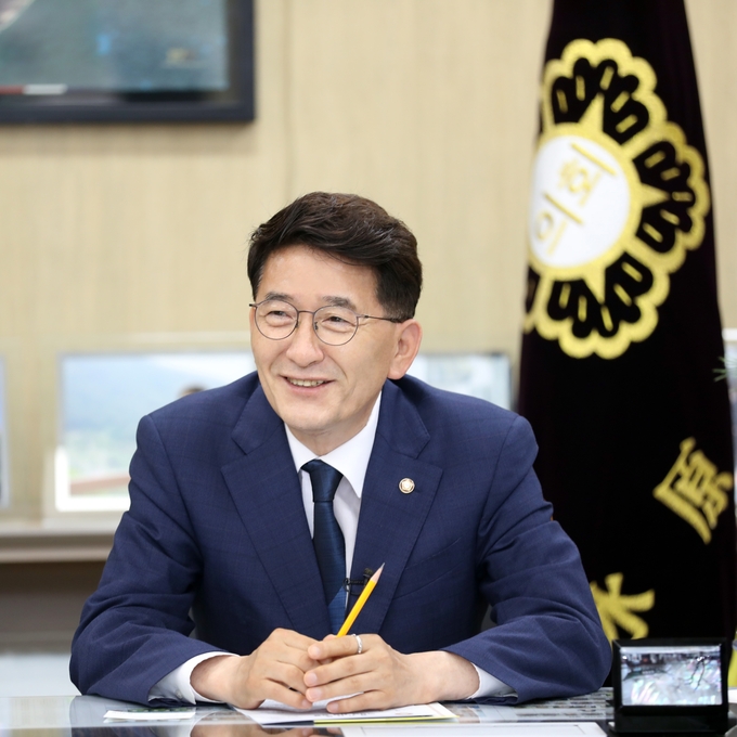  김기정 수원특례시의회 의장. (사진=수원시의회 제공)