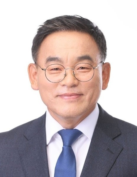 윤원균 용인특례시의회 의장. (사진=용인시의회 제공)