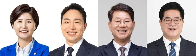 (왼쪽부터) 백혜련 더불어민주당 국회의원, 김호진 전 수원시의원, 유문종 전 수원시 제2부시장, 이기우 전 국회의원. (사진=경기신문DB)