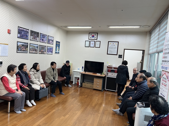 정택진 신임 신장1동장, 경로당 순회방문‘ 소통 행정. (사진=신장1동 제공)