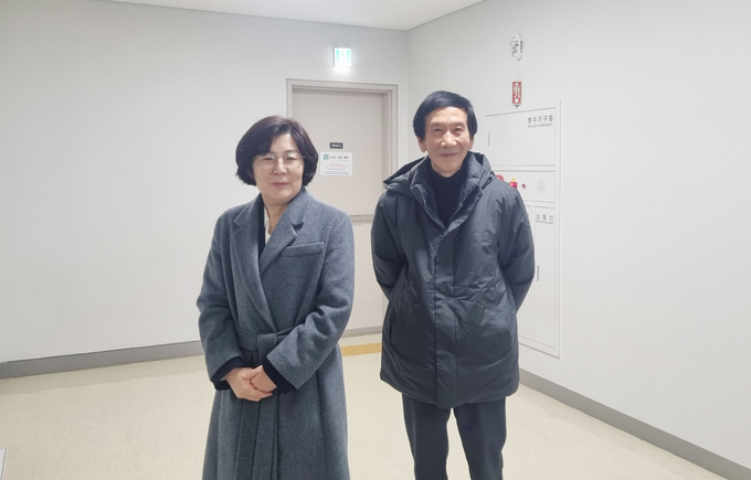 김보라 안성시장이 항소심 무죄 확정 후 법원에서 나오고 있다. (사진=정성우 기자)<br>
