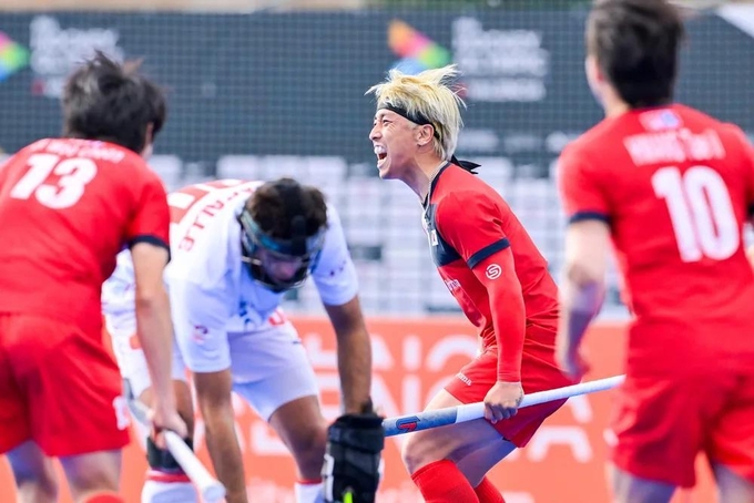 15일 스페인 발렌시아에서 열린 2024 파리 올림픽 하키 남자부 최종예선 B조 조별리그 2차전 대한민국과 스페인의 경기에서 1-2로 뒤진 상황에 장종현(성남시청)이 동점골을 터뜨린 뒤 포효하고 있다. (사진=국제하키연맹 제공)