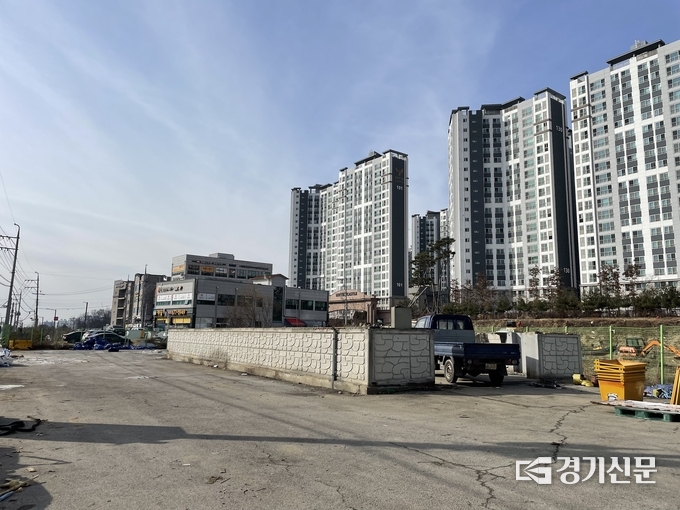 롯데캐슬아파트 앞 제설창고(철거 후)(사진=안성시 제공)