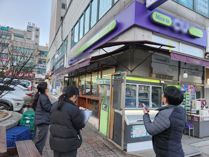 시흥시는 올해부터 관내 모든 옥외광고물의 안전 점검을 직접 시행한다.(사진=시흥시 제공).