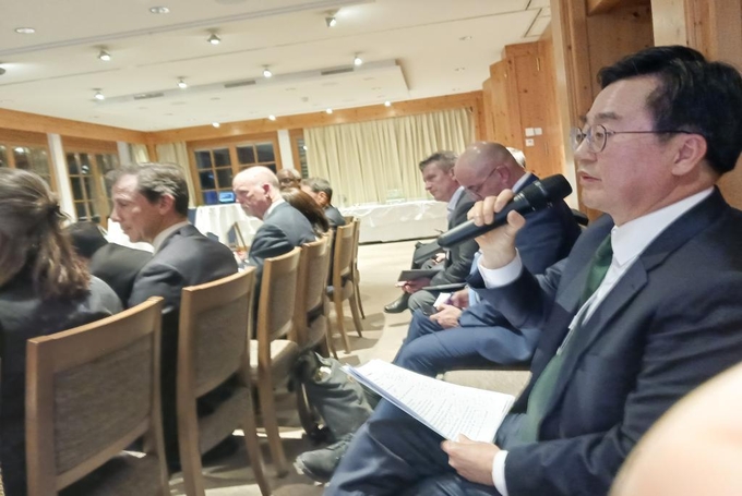 김동연 경기도지사가 스위스 다보스포럼 책임있는 재생에너지 가속화 세션에서 발언하고 있다. (사진=경기도 제공)