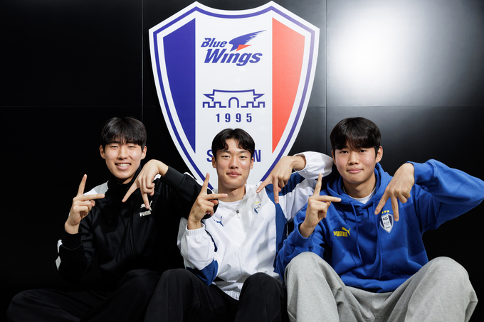 프로축구 K리그2 수원 삼성은 신인선수 3명을 영입했다. 왼쪽부터 임지훈, 이건희, 정성민. (사진=수원 삼성 제공)