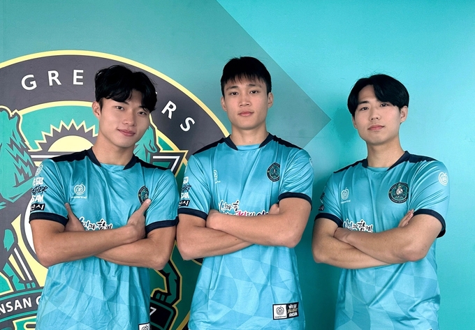 프로축구 K리그2 안산 그리너스FC는 (왼쪽부터)이준희, 손재희, 김응열 등 3명의 신인선수를 영입했다고 밝혔다. (사진=안산 그리너스FC)