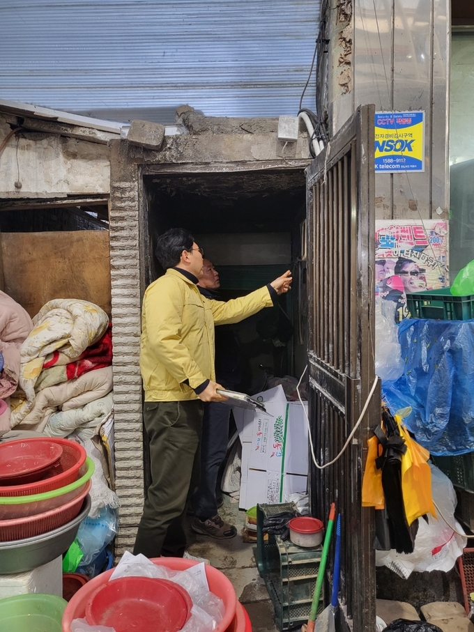 오산시, 설 명절 대비 오색전통시장 화재예방 합동점검 실시. (사진=오산시 제공)