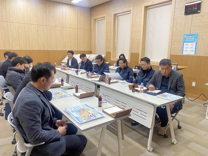 시흥도시공사는 지난 달 30일 2024년 ‘구조개혁’, ‘재무건전성 확보’, ‘민간협력 강화’ 등을 주제로 신년 간부회의를 개최했다. (사진=시흥도시공사 제공)