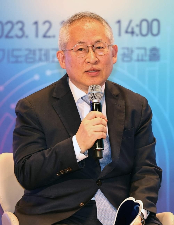 최정철 인하대 교수 ( 사진 = 최정철 교수 페이스북 갈무리 )