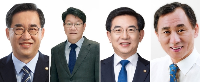 오른쪽 순으로 맹성규 의원, 고존수 예비후보, 정일영 의원, 고남석 예비후보. 