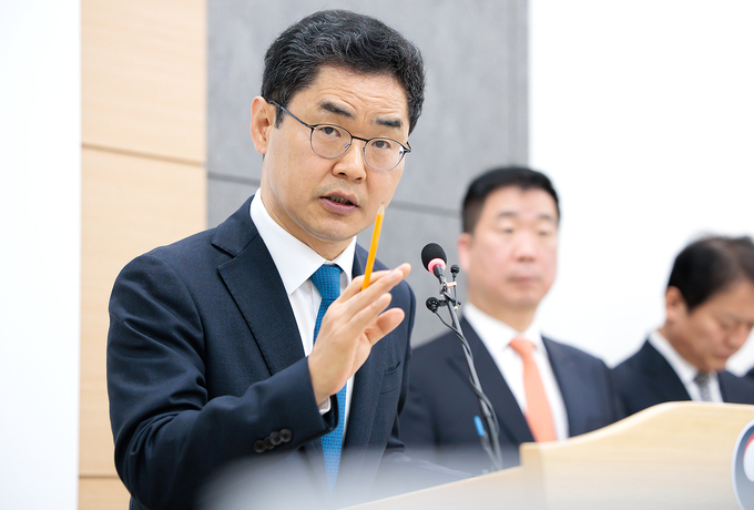 2024년 국세청 주요정책 추진계획을 발표하는 김창기 국세청장. (사진=국세청 제공)