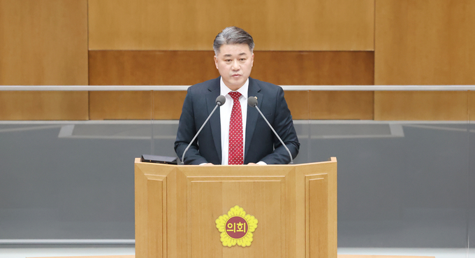 16일 경기도의회에서 열린 제373회 임시회 제1차 본회의에서 김정호 도의회 국민의힘 대표의원이 발언을 하고 있다. (사진=경기도의회 제공)