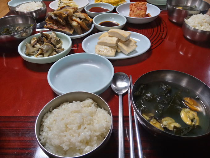 홍합미역국. ( 사진 = 김용구 박사 제공 )