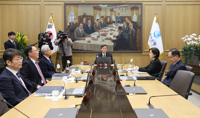  이창용 한국은행 총재가 지난달 11일 금융통화위원회 통화정책방향 결정회의를 주재하고 있다. (사진=연합뉴스 제공)