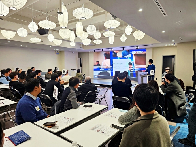 경과원 창업보육시설 입주기업 간 네트워킹을 진행하고 있는 모습. (사진=경기도 제공)