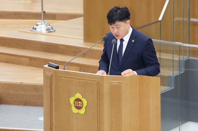 20일 경기도의회 제373회 임시회 제3차 본회의에서 이영주(국힘·양주1) 경기도의회 의원이 도정 질문을 하고 있다. (사진=경기도의회 제공)