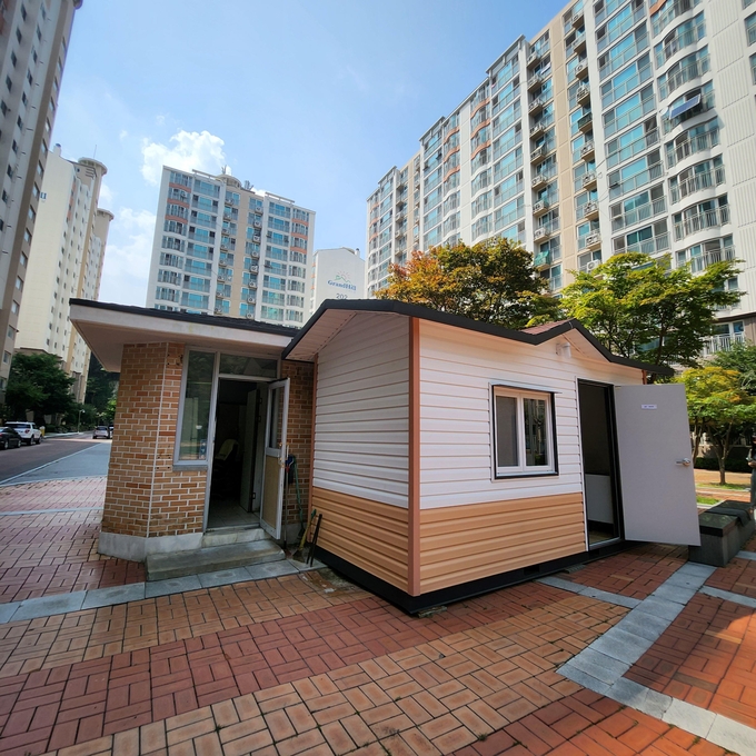 남양주시 소재 아파트 노동자 휴게시설 개선 후 모습. (사진= 경기도 제공)