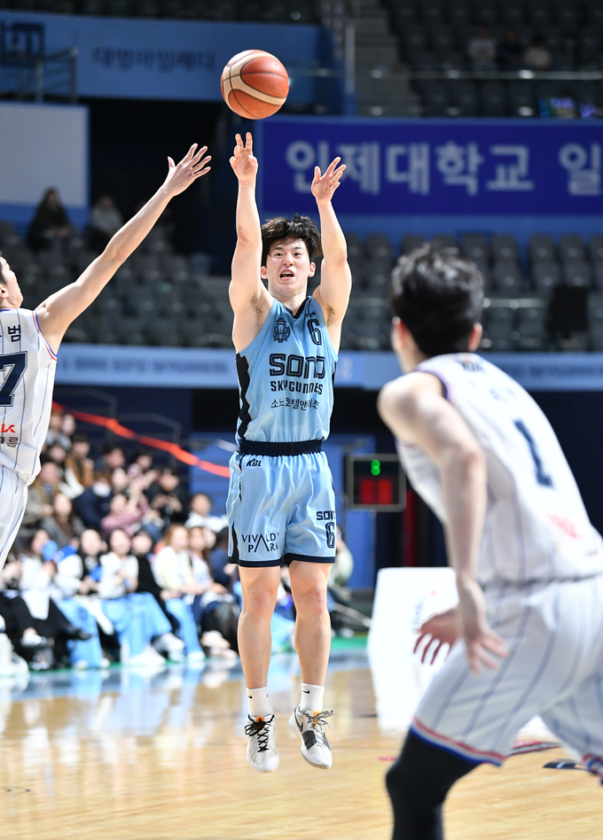 프로농구 소양 소노는 오는 29일 서울 잠실학생체육관에서 열리는 2023~2024 정관장 프로농구 정규리그에서 서울 SK와 방문경기를 진행한다. 사진은 소노 이정현. (사진=KBL 제공)