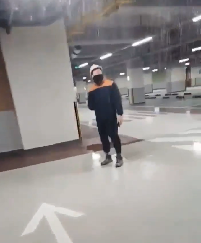 지난 2월, 수원금호리첸시아 지하주차장에서 발생한 누수사고 영상 갈무리. (사진=제보자 제공)