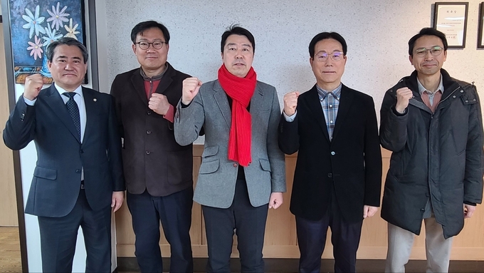(왼쪽부터)국민의힘 송진호, 정경진 나태근, 박영순, 송재욱 구리시 예비후보. (사진=나태근 예비후보 측 제공) 