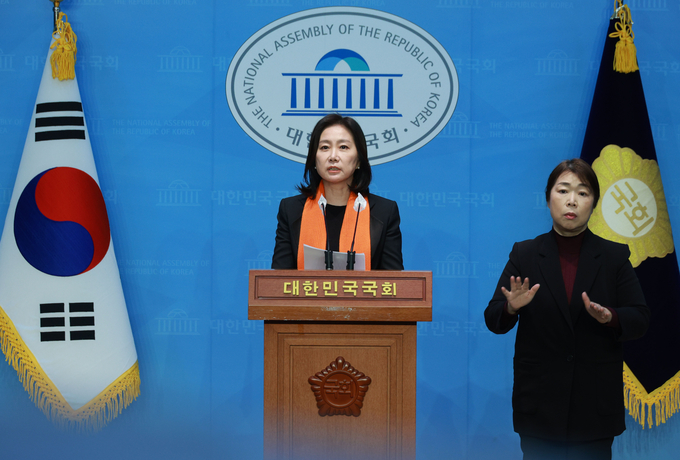개혁신당 창당준비위원장이 18일 국회 소통관에서 기업 관련 정강정책을 발표하고 있다. (사진=연합뉴스)