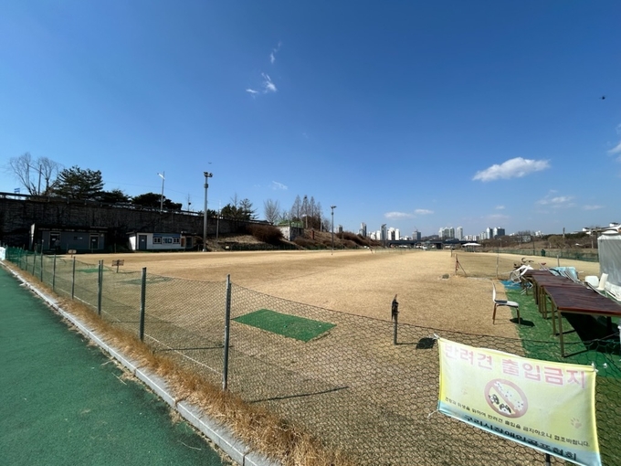 지난 2017년도에 수택동 145-1 3000㎡ 부지에 개장한 9홀 규모의 왕숙천 파크골프장. (사진=구리시 제공)