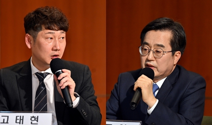 11일 경기아트센터에서 열린 ‘경기언론인클럽 경기도지사 초청 토론회’에서 고태현(왼쪽) 경기신문 편집국장이 김동연 경기도지사에게 질의를 하고 있다. (사진=경기언론인클럽 제공)