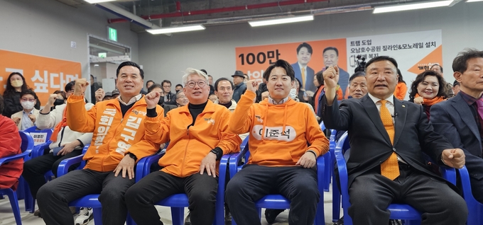 개혁신당 안만규(오른쪽 두 번째) 남양주을 예비후보 선거사무소 개소식. (사진=안 후보 측 제공)