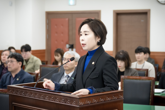 정현미 의원이 남양주시의회 자치행정위원회에서 조례 대표발의를 위해 제안설명을 하고 있다. (사진=정현미 의원 제공)