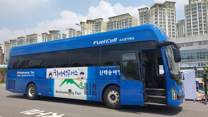 27일 시도교육청 최초 규제샌드박스 승인을 받은 '인천학생성공버스' 정식 운행 시작 ( 사진 = 인천시교육청 제공 )