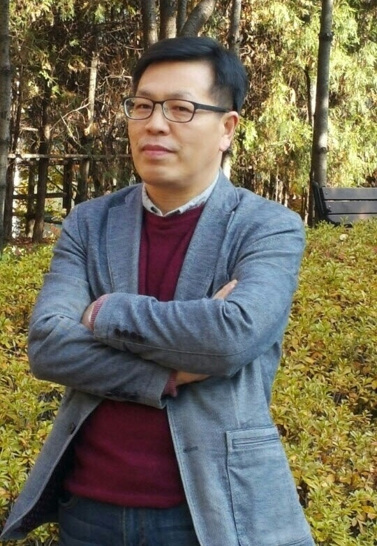 이충재 시인(사진=신소형 기자)