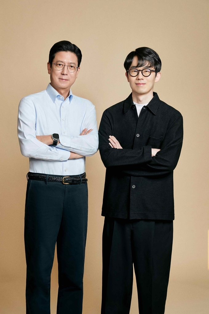  김정욱(좌) 공동 대표와 강대현 공동 대표. (사진=넥슨 제공)