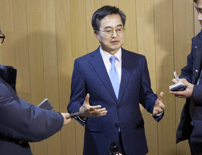 김동연 경기도지사가 28일 전국시도장애인체육회사무처장협의회 정기총회 후 취재진 질문에 답하고 있다. (사진=경기도 제공)