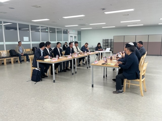 성남시상권활성화재단에서 전통시장 및 상점가 현장간담회. (사진=경기지방중소벤처기업청 제공) 