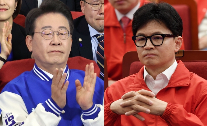 이재명 더불어민주당 대표(왼쪽)와 한동훈 국민의힘 총괄선거대책위원장이 10일 오후 각 당의 개표상황실에서 출구조사 결과를 접하고 있다. (사진=연합뉴스)