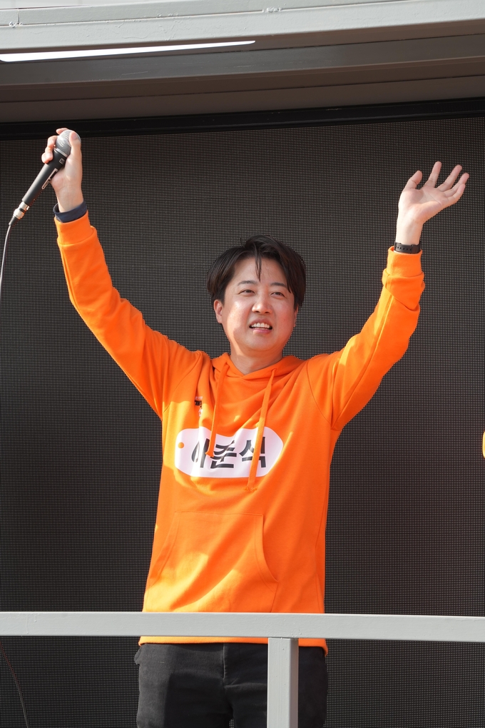 지난 7일 이준석 개혁신당 대표가 동탄호수공원에서 선거유세를 진행하고 있다. (사진=개혁신당 제공)