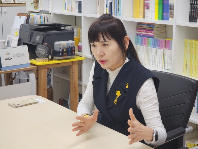 이지성 4.16 기억저장소 소장이 경기신문과의 인터뷰 도중 향후 목표에 대해 설명하고 있다. (사진=이보현 기자)