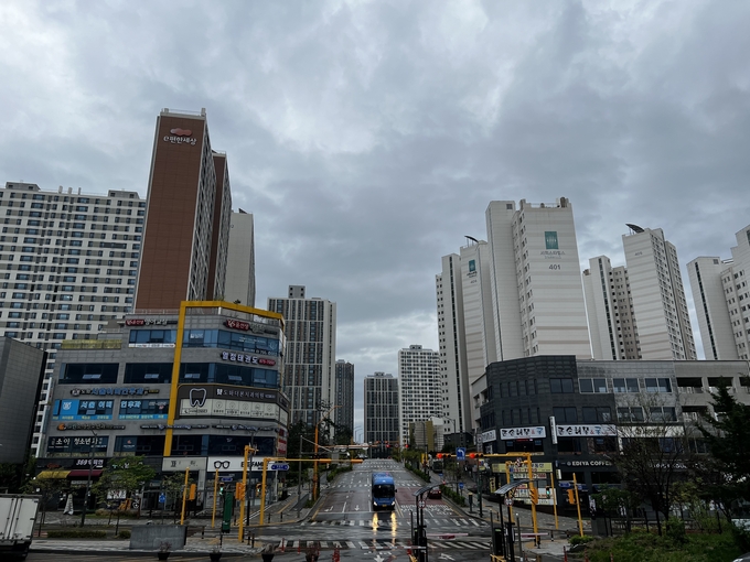 인천대학교 이전에 따른 이전적지를 효율적으로 개발하고 침체된 구도심 지역의 균형발전과 경제 활성화를 도모하기 위해 iH가 맡아 개발한 도화구역 도시개발사업 부지의 현재 모습. ( 사진 = 유정희 기자 )