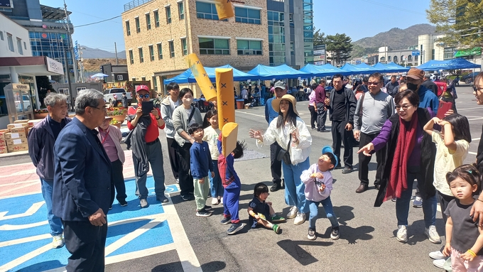 가평군 설악면 행정복지센터가 '제1회 설악면민 화합 한마당 척사대회'를 개최했다. (사진=가평군 설악면 행정복지센터 제공)