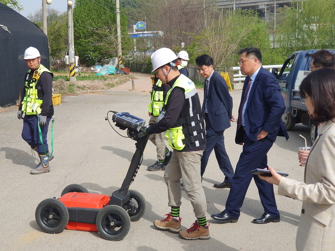 의왕시가 상수도 및 하수도 시설에 대한 지하시설물 전산화 사업 합동점검을 실시했다. (사진=의왕시 제공)