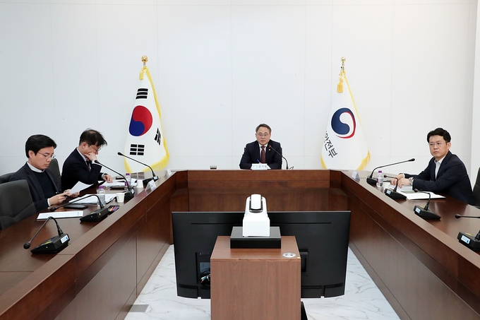 고기동 행정안전부 차관이 지난달 27일 정부세종청사에서 열린 특례시 특별법 제정 TF 제1차 회의에 참석해 모두발언을 하고 있다. (사진=행정안전부 제공)
