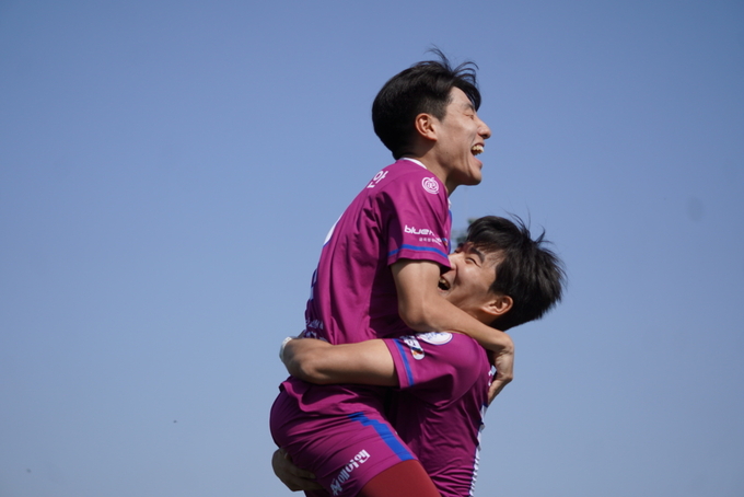 후반 48분 남양주FC 유주안 선수가 두 번째 골을 넣고 동료들과 기뻐하고 있다. (사진=남양주시 제공)