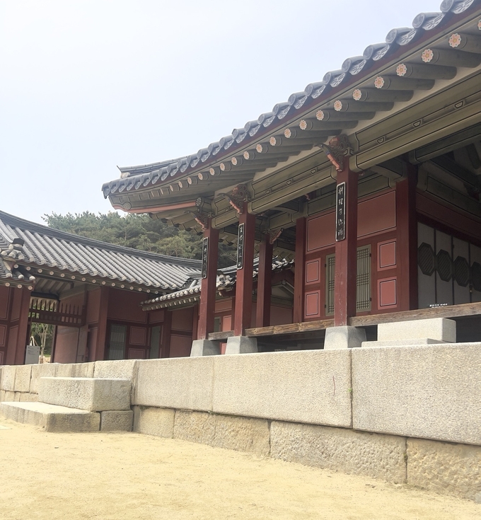 수원 화성행궁 내부 돌계단. (사진=장진 기자)